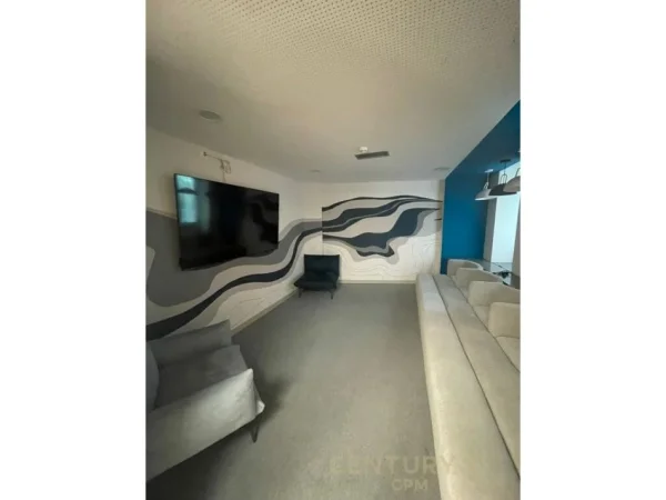 Tirane, jap me qera zyre , 658 m² 13.160 € (Rruga e Elbasanit, ETC)