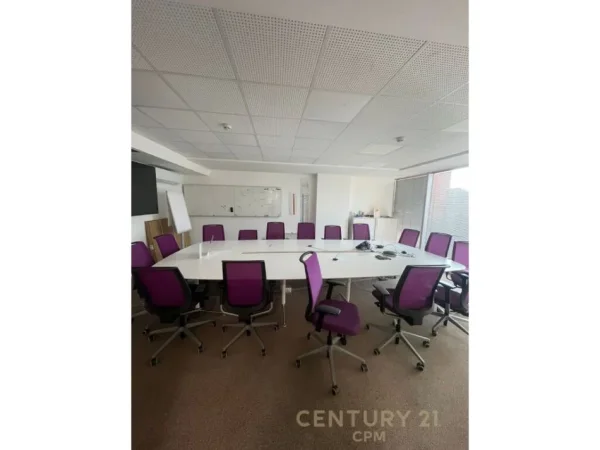 Tirane, jap me qera zyre , 658 m² 13.160 € (Rruga e Elbasanit, ETC)