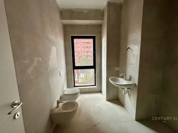 Tirane, shes apartament 2+1+2+Ballkon , 113 m² 270.000 € (Rruga e Kavajës)