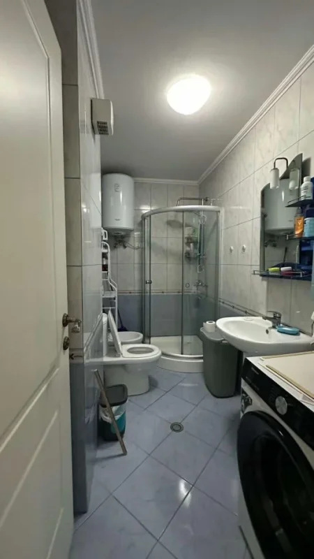 Tirane, jepet me qera apartament 2+1+Ballkon Kati 4, 110 m² 500 € (teodor keko)