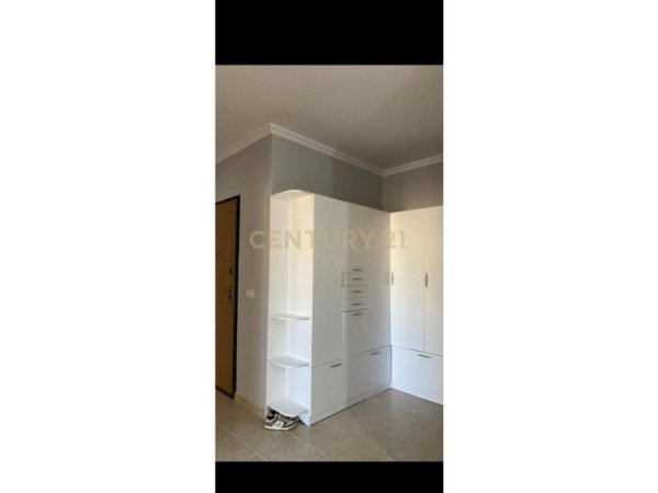 Tirane, jap me qera apartament 2+1+2 , 96 m² 750 € (Komuna e Parisit)