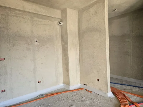 Tirane, shitet apartament 1+1+Ballkon Kati 3, 73 m² 120.000 € (ish fusha aviacionit)