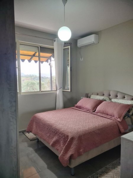 Tirane, jepet me qera shtepi 1+1+Ballkon Kati 0, 57 m² 700 € (Rruga e Ullishtes)