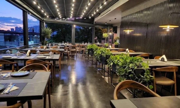 Sarande, shitet ambjent biznesi Kati 1, 170 m² 750.000 € (SARANDE)