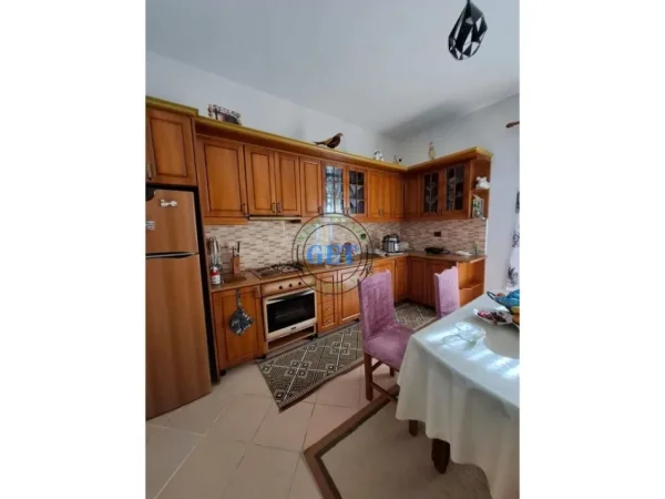 Durres, shitet Vile 2+1 Kati 2, 240 m² 150.000 € (Spitall, Durrës)