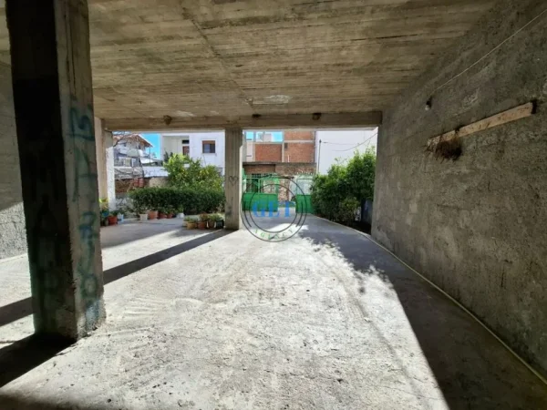 Durres, shitet Vile 2+1 Kati 2, 240 m² 150.000 € (Spitall, Durrës)