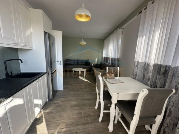Tirane, jepet me qera apartament 2+1 Kati 5, 98 m² 500 € (UNAZA RE)  UNA42576