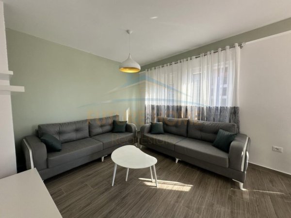 Tirane, jepet me qera apartament 2+1 Kati 5, 98 m² 500 € (UNAZA RE)  UNA42576