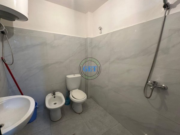 Durres, jepet me qera apartament 2+1 Kati 1, 300 € (Shkozet, Durrës)