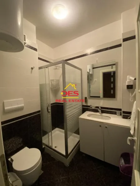 Vlore, jepet me qera apartament 2+1+Ballkon Kati 1, 75 m² 550 € (Rruga Aleksandër Moisiu)