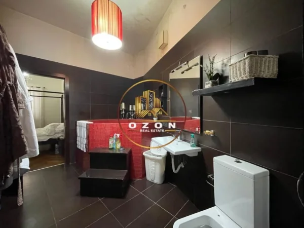 Apartament 2+1+2 për shitje në Qender!