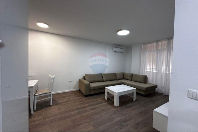 Tirane, jepet me qera apartament 1+1 , 65 m² 450 € (Astir)