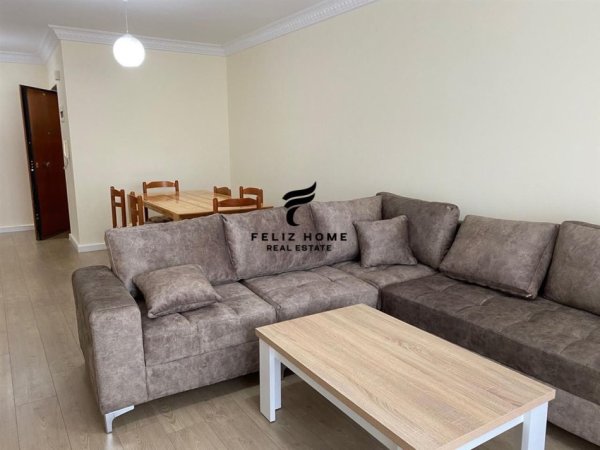 Tirane, jepet me qera apartament 2+1+Ballkon , 104 m² 500 € (KONGRESI I MANASTIRIT)