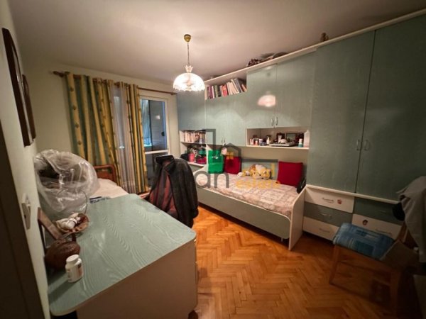Tirane, shitet apartament 3+1+Ballkon Kati 3, 93 m² 180.000 € (Mozaiku)