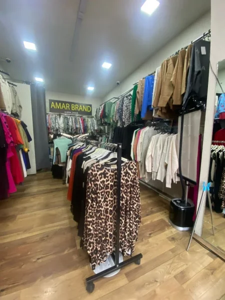 Tirane, shitet dyqan Kati 0, 50 m² (Bulevardi “Bajram Curr)