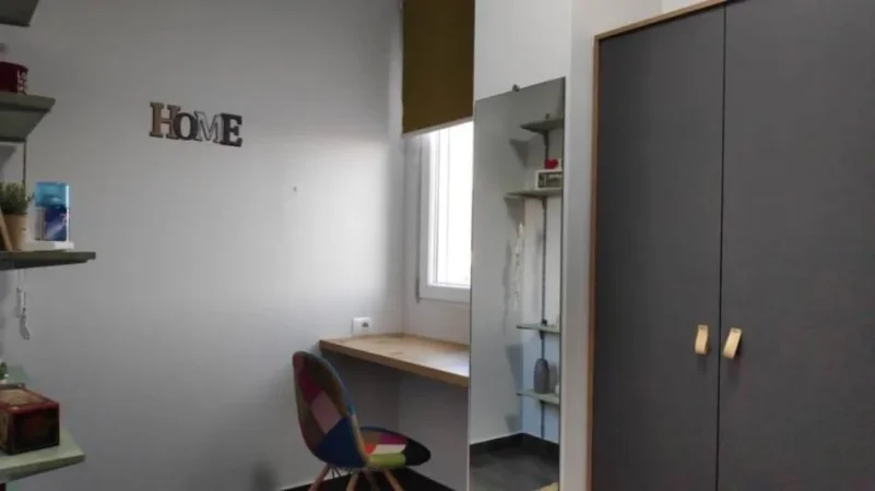 Tirane, jepet me qera apartament+verande | Penthouse 2+1 Kati 11, 90 m² 1.200 € (Pazari i Ri,qendra Lincoln)