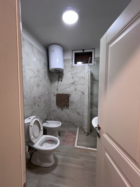 Tirane, jepet me qera 2+1+Ballkon Kati 7, 100 m² 691 € (Rruga Don Bosko)