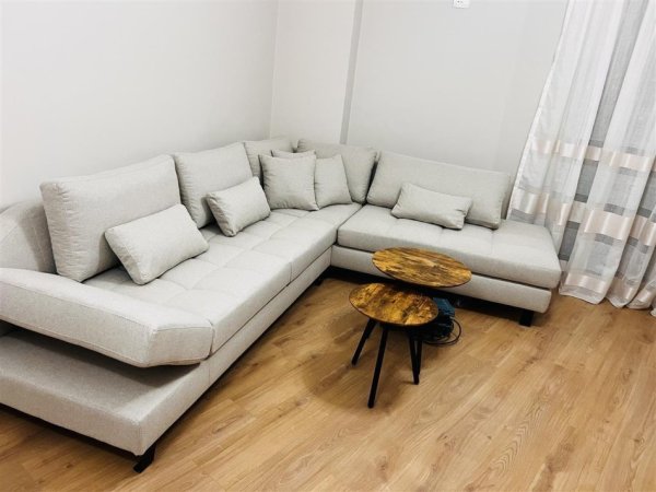 Tirane, jepet me qera apartament 2+1+Ballkon Kati 6, 100 m² 500 € (Astir , pallatet fratari)