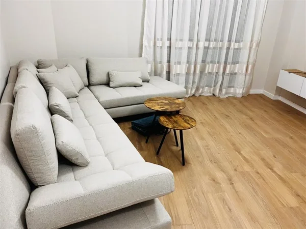 Tirane, jepet me qera apartament 2+1+Ballkon Kati 6, 100 m² 500 € (Astir , pallatet fratari)