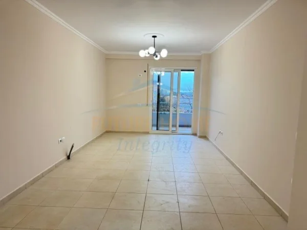 Tirane, shitet apartament 2+1 Kati 1, 115 m² 168.000 € (Kinostudio)