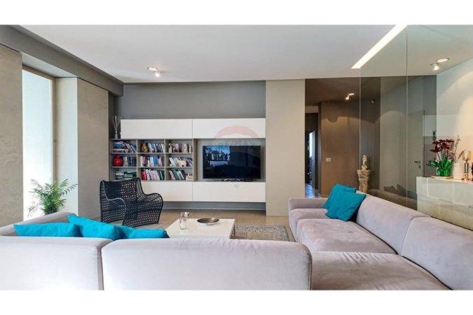 Tirane, shitet apartament+verande | Penthouse 3+1 Kati 8, 278 m² 650.000 € (Medar Shtylla)