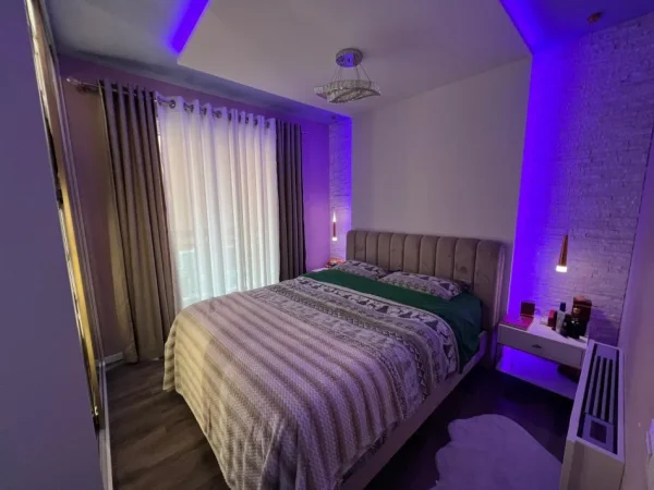 Tirane, jepet me qera apartament 2+1 Kati 3, 99 m² 700 € (UNAZA RE)  UNA48134