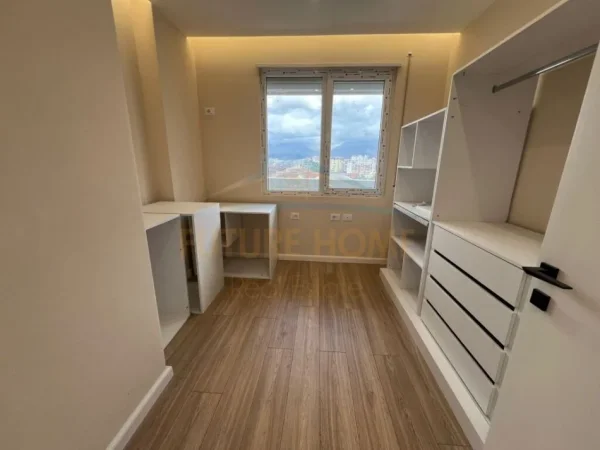 Tirane, shitet apartament 2+1+Aneks+Ballkon Kati 3, 90 m² 165.000 € (GOLDEN PARK 3)