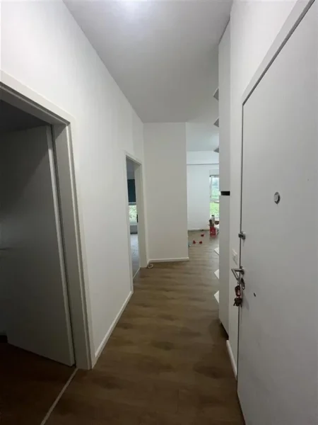 Tirane, jepet me qera apartament 2+1+Ballkon Kati 7, 80 m² 380 € (Ali Dem Kompleksi Kaimi)