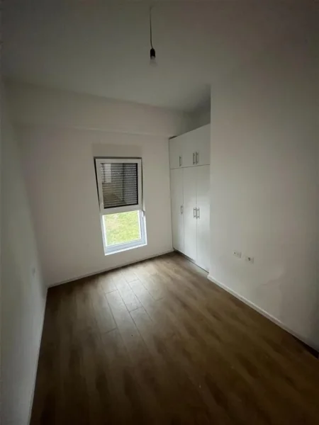Tirane, jepet me qera apartament 2+1+Ballkon Kati 7, 80 m² 380 € (Ali Dem Kompleksi Kaimi)