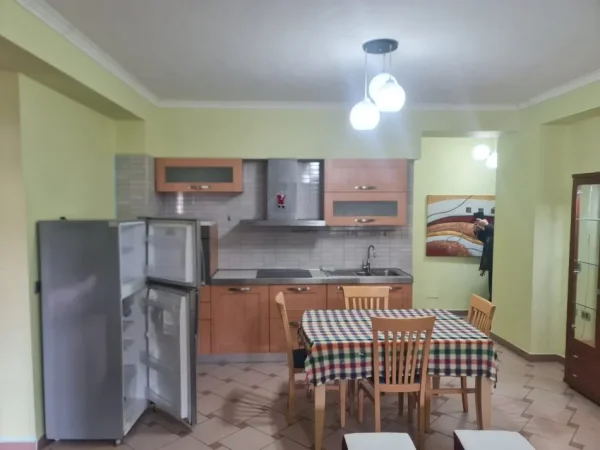 Tirane, jepet me qera apartament 2+1 Kati 2, 74 m² 650 € (Rruga e Durresit)