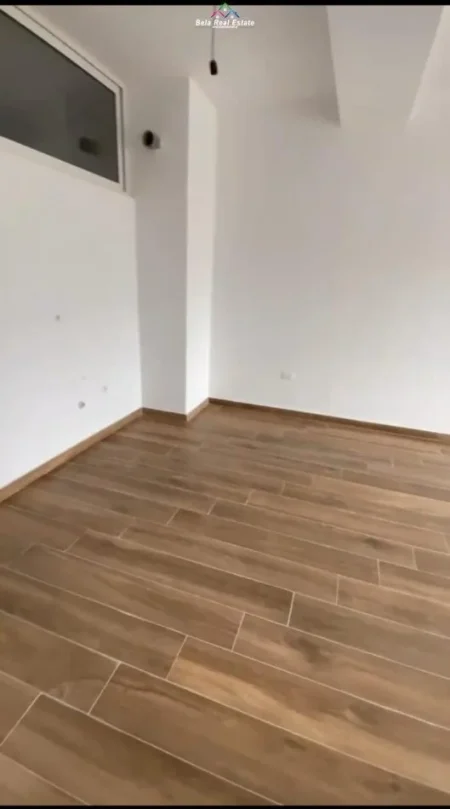 Tirane, jepet me qera zyre Kati 8, 90 m² 550 € (farmacia 10)