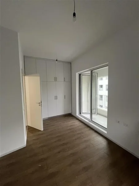 Tirane, jepet me qera apartament 2+1+Ballkon Kati 7, 80 m² 380 € (Ali DEm)