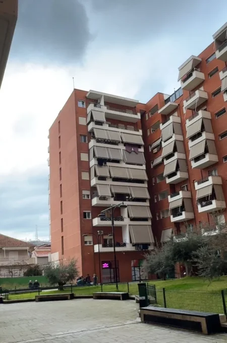 Tirane, shitet apartament 2+1 Kati 3, 90 m² 160.000 € (GOLDEN PARK 3)    PRO48189