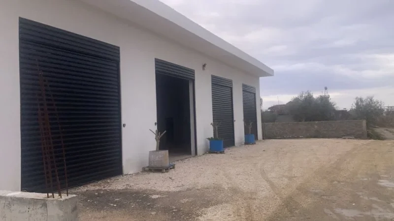 Durres, jepet me qera magazine Kati 0, 400 m² 1.000 € (Kenete)