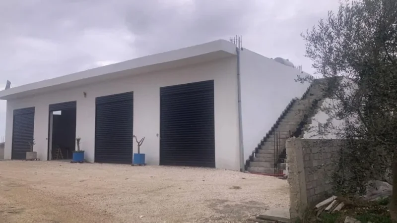 Durres, jepet me qera magazine Kati 0, 400 m² 1.000 € (Kenete)