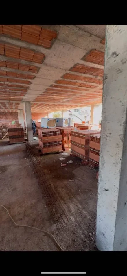 Tirane, shitet apartament 2+1+Ballkon Kati 4, 91 m² 73.200 € (Bulevardi Blu Kamez)