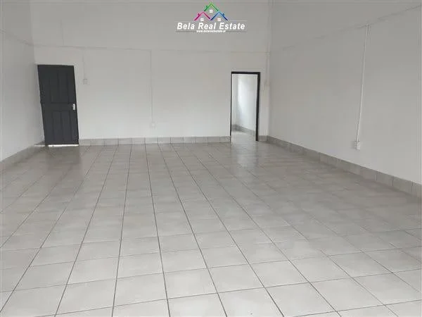 Tirane, jepet me qera dyqan Kati 0, 23 m² 350 € (QENDER)