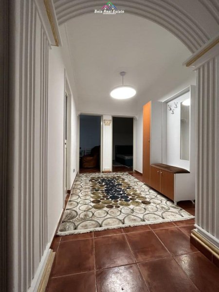 Tirane, jepet me qera apartament 1+1+Ballkon Kati 1, 60 m² 450 € (stacioni i trenit)