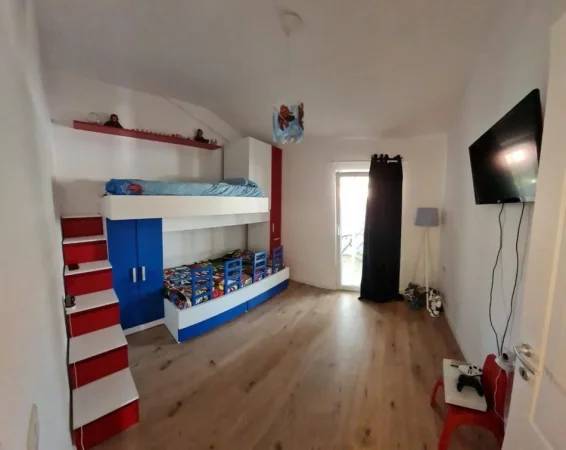 Mali Robit, shitet apartament duplex Kati 4, 134 m² 255.000 € (Mali i Robit)