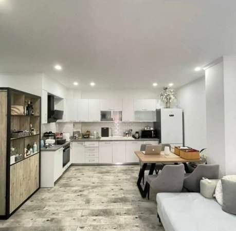 Tirane, shitet apartament 2+1 Kati 2, 78 m² 148.000 € (Don Bosko)