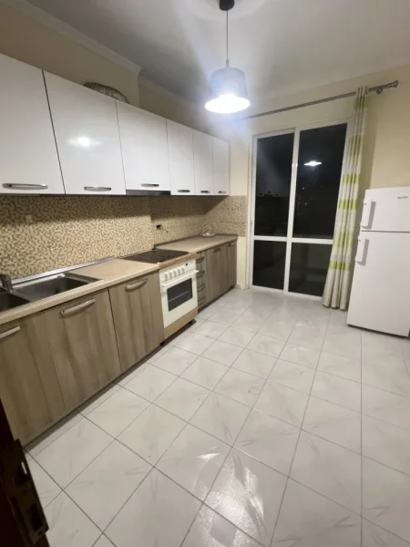 Tirane, jepet me qera apartament 1+1+Ballkon Kati 2, (Rruga “Sulejman Delvina”)
