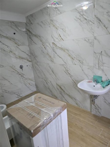 Tirane, jepet me qera apartament 2+1 Kati 4, 123 m² 750 € (pazari i ri)