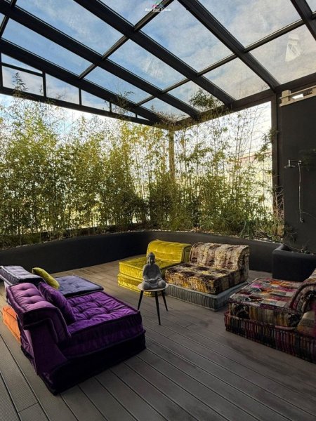 Tirane, jepet me qera apartament 3+1 Kati 5, 240 m² 2.000 € (kopshti botanik)