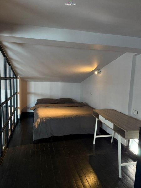 Tirane, jepet me qera apartament 3+1 Kati 5, 240 m² 2.000 € (kopshti botanik)