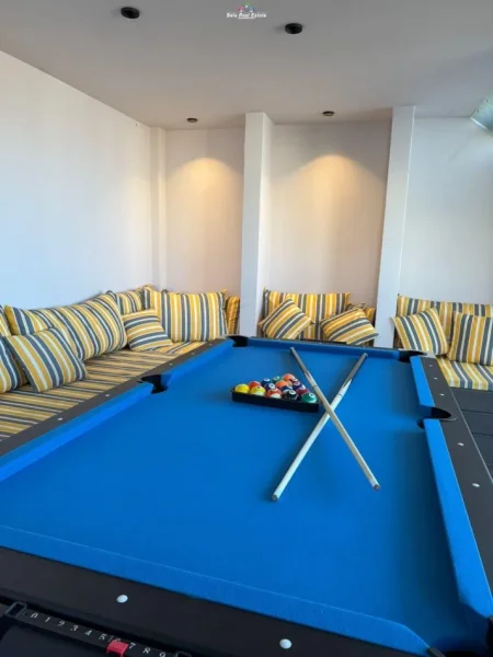 Tirane, jepet me qera apartament 3+1 Kati 5, 240 m² 2.000 € (kopshti botanik)