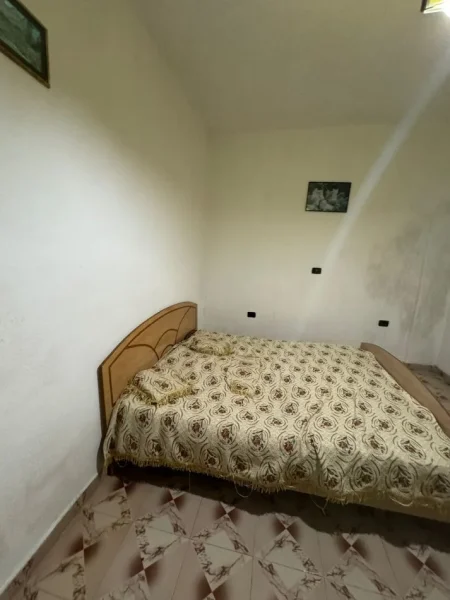 Tirane, jepet me qera apartament 2+1 Kati 3, 120 m² 300 € (Farke)