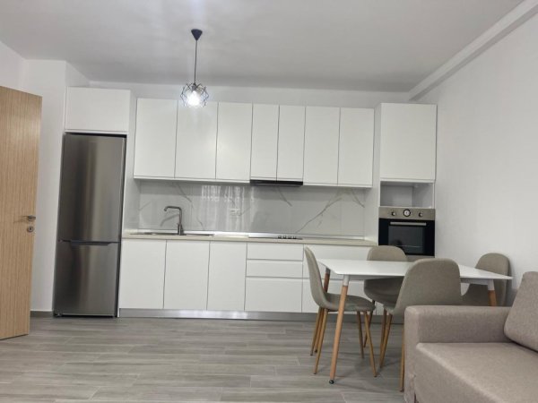 Tirane, jap me qera apartament 2+1+Ballkon Kati 2, 120 m² 500 € (5 Maj)
