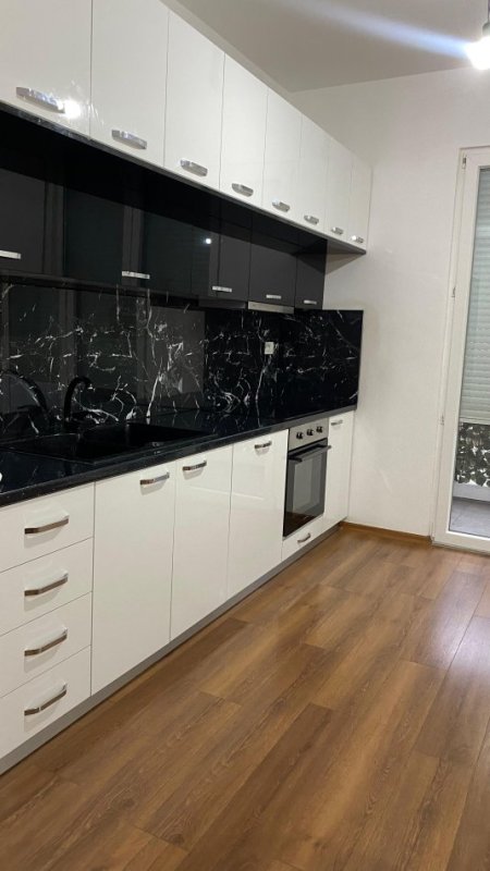 Tirane, jepet me qera apartament 2+1 Kati 4, 500 € (Don Bosko)