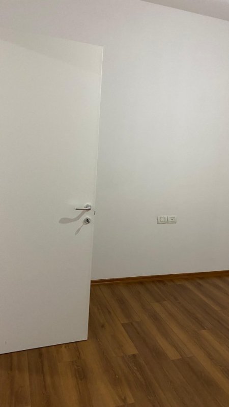Tirane, jepet me qera apartament 2+1 Kati 4, 500 € (Don Bosko)