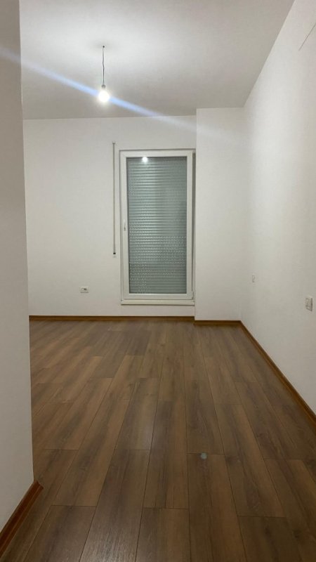 Tirane, jepet me qera apartament 2+1 Kati 4, 500 € (Don Bosko)